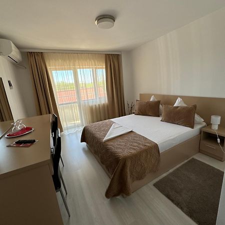 Fast Airport Accomodation Otopeni Eksteriør bilde