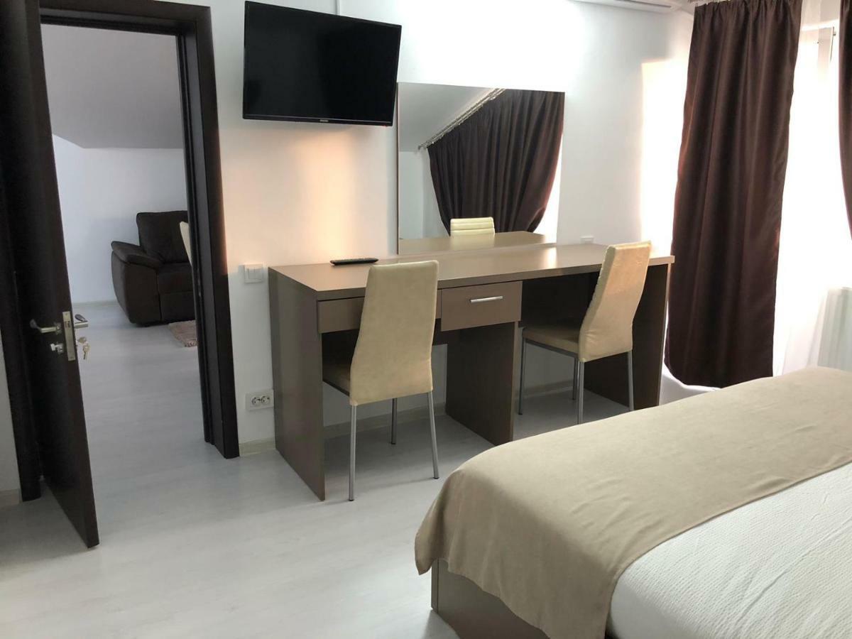 Fast Airport Accomodation Otopeni Eksteriør bilde